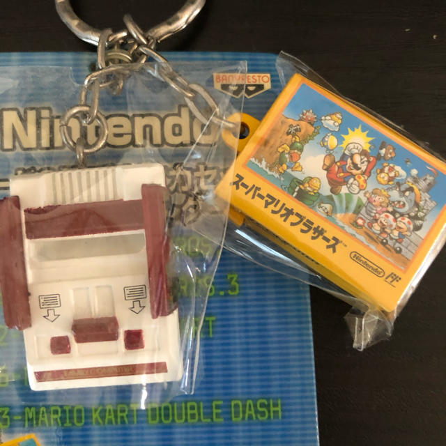 Nintendo ハード&飛び出すカセット　ツインキーホルダー