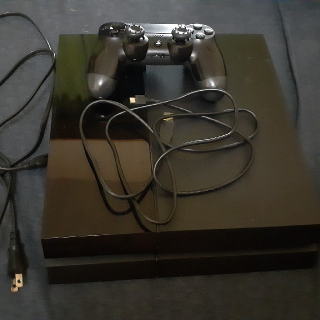PlayStation4(プレイステーション4)のps4 CHU-1000A エンタメ/ホビーのゲームソフト/ゲーム機本体(家庭用ゲーム機本体)の商品写真