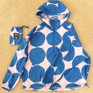 マリメッコ(marimekko)の【限定セール！】新品★マリメッコ×ユニクロ★UVポケッタブルパーカー青ピンクS(パーカー)