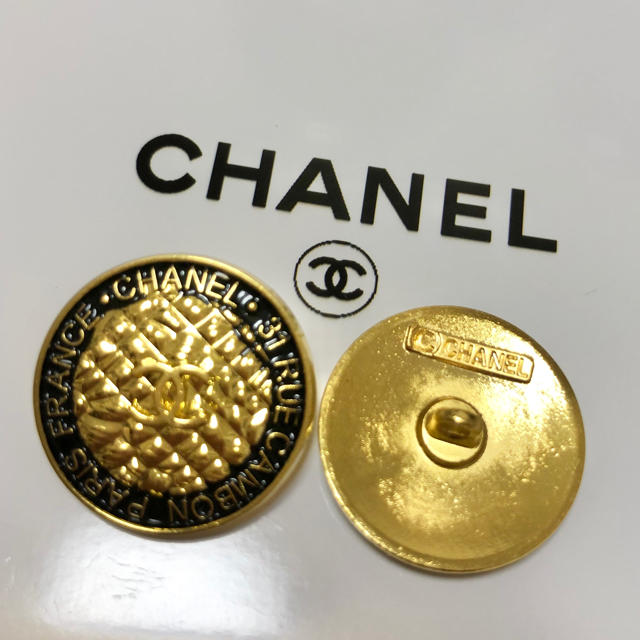 CHANEL - CHANEL シャネル ボタン ゴールドキルティングブラックの通販 by nana’s shop｜シャネルならラクマ