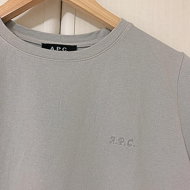 A.P.C(アーペーセー)の最終価格！アーペーセー　ロゴT レディースのトップス(Tシャツ(半袖/袖なし))の商品写真