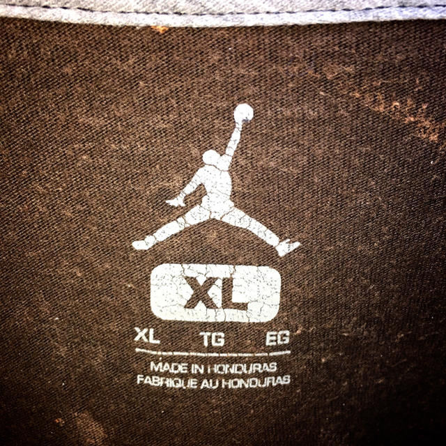 【激レア一点物】AIRJORDANビッグロゴTEE XL【ブリーチエフェクト】 メンズのトップス(Tシャツ/カットソー(半袖/袖なし))の商品写真