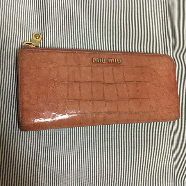 miumiu(ミュウミュウ)のmiumiu長財布 レディースのファッション小物(財布)の商品写真