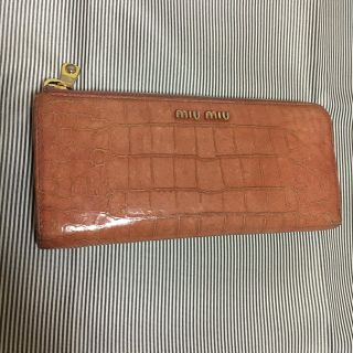 ミュウミュウ(miumiu)のmiumiu長財布(財布)