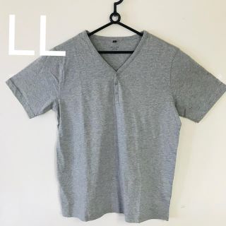 未使用☆ライトグレー　ボタン付き　Tシャツ　LL(Tシャツ/カットソー(半袖/袖なし))