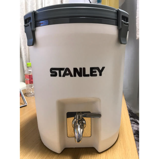 Stanley(スタンレー)のスタンレージャグ スポーツ/アウトドアのアウトドア(その他)の商品写真