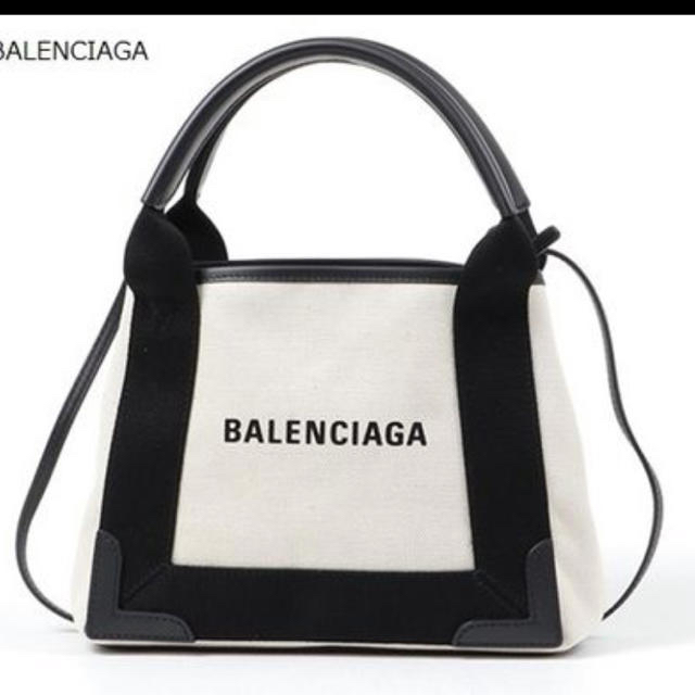 BALENCIAGA BAG(バレンシアガバッグ)の大人気！新作トートパックxsサイズ／ブラック×ホワイト レディースのバッグ(トートバッグ)の商品写真