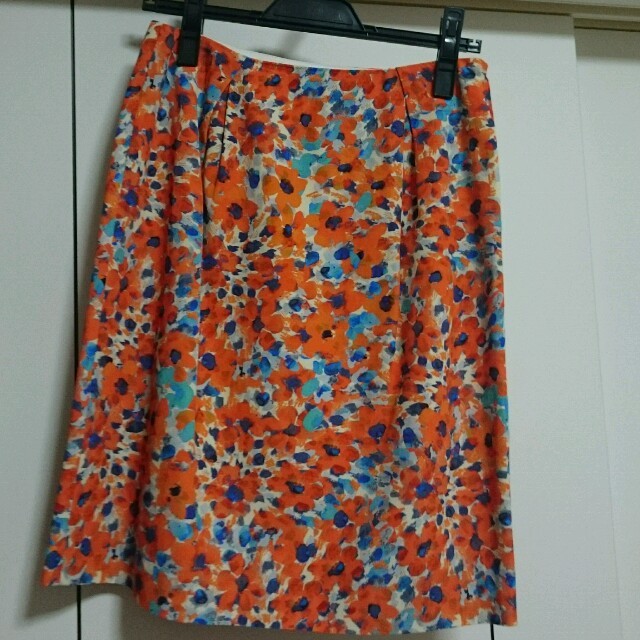 TOMORROWLAND(トゥモローランド)のトゥモローランドのスカート レディースのスカート(ひざ丈スカート)の商品写真