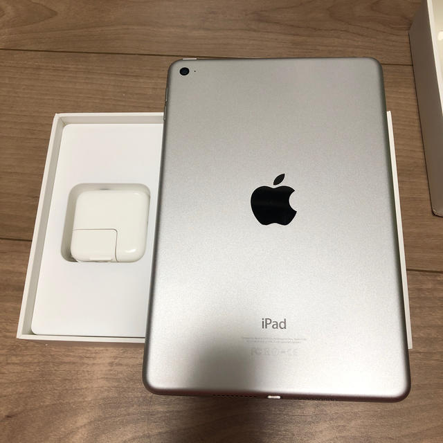 iPad mini 4 64GB シルバー 1