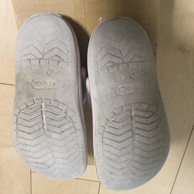 crocs(クロックス)のクロックスC13 キッズ/ベビー/マタニティのベビー靴/シューズ(~14cm)(サンダル)の商品写真