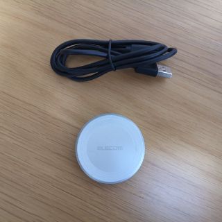 エレコム(ELECOM)のエレコム ワイヤレス充電器/シルバー W-QA01SV(バッテリー/充電器)