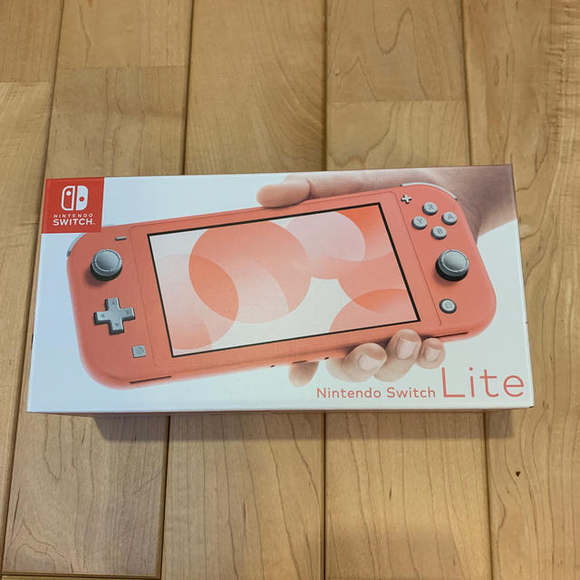 任天堂　switch lite コーラル