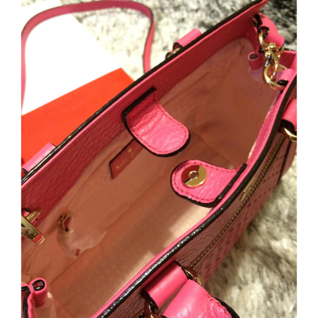 kate spade new york(ケイトスペードニューヨーク)の春カラー 可愛い 2way ピンク  レディースのバッグ(ショルダーバッグ)の商品写真