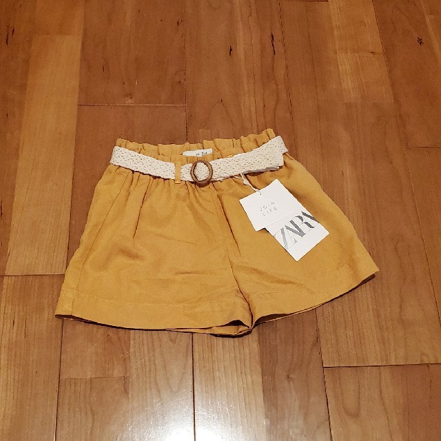 ZARA(ザラ)の104 ショートパンツ　レースベルトつき キッズ/ベビー/マタニティのキッズ服女の子用(90cm~)(パンツ/スパッツ)の商品写真