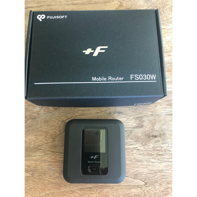 FUJISOFT NEXT mobile Wi-Fiルーター・FS030Wの通販 by いちぢく's shop｜ラクマ