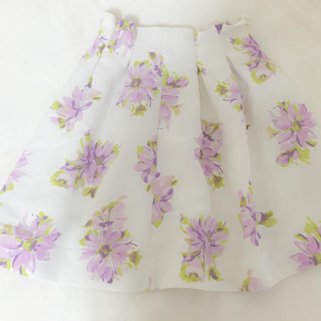 MERCURYDUO(マーキュリーデュオ)の新品マーキュリーデュオ花柄スカート レディースのスカート(ミニスカート)の商品写真