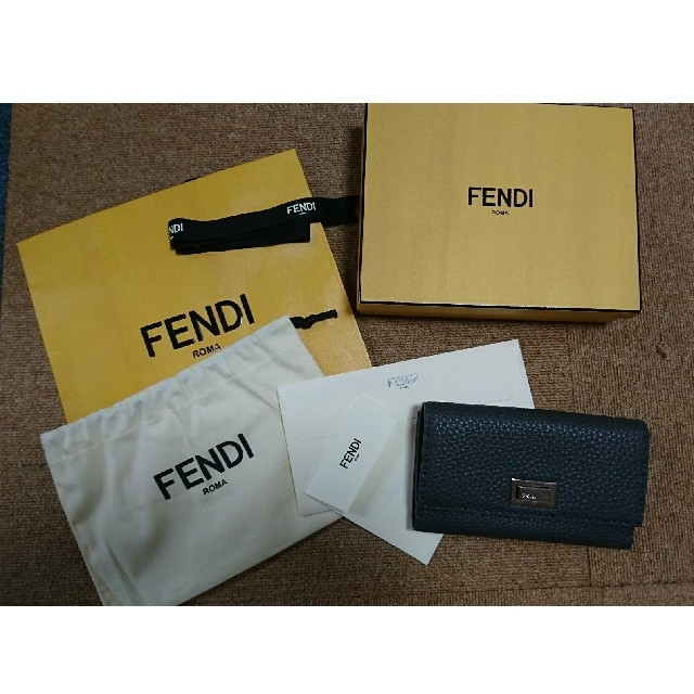 FENDI -  リレフェンディ FENDI 財布