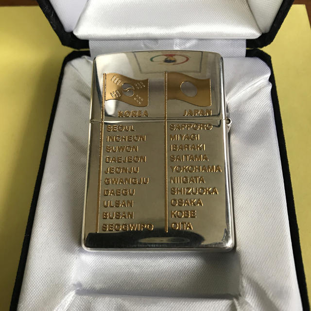 日韓サッカーワールドカップ記念zippo スポーツ/アウトドアのサッカー/フットサル(記念品/関連グッズ)の商品写真