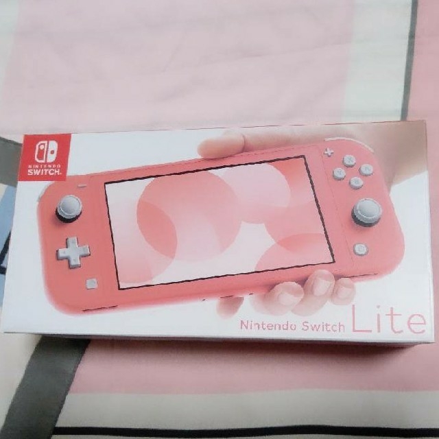 ニンテンドースイッチライトコーラル新品