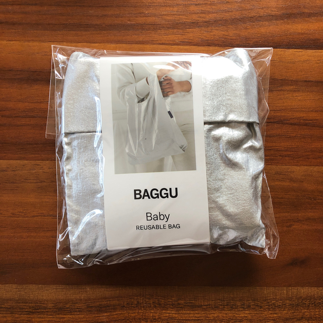 BEAMS(ビームス)のBAGGU BABY メタリック　エコバック レディースのバッグ(エコバッグ)の商品写真