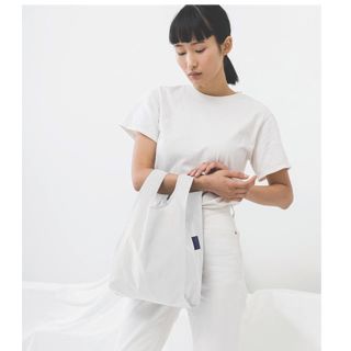 ビームス(BEAMS)のBAGGU BABY メタリック　シルバー　エコバック(エコバッグ)