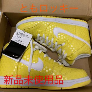 ナイキ(NIKE)のNIKE WMNS DUNK HIGH VIBRANT YELLOW DOT(スニーカー)