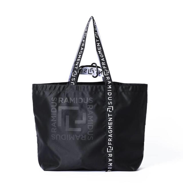 FRAGMENT(フラグメント)の黒　FRAGMENT DESIGN × RAMIDUS  TOTE BAG（L） メンズのバッグ(トートバッグ)の商品写真