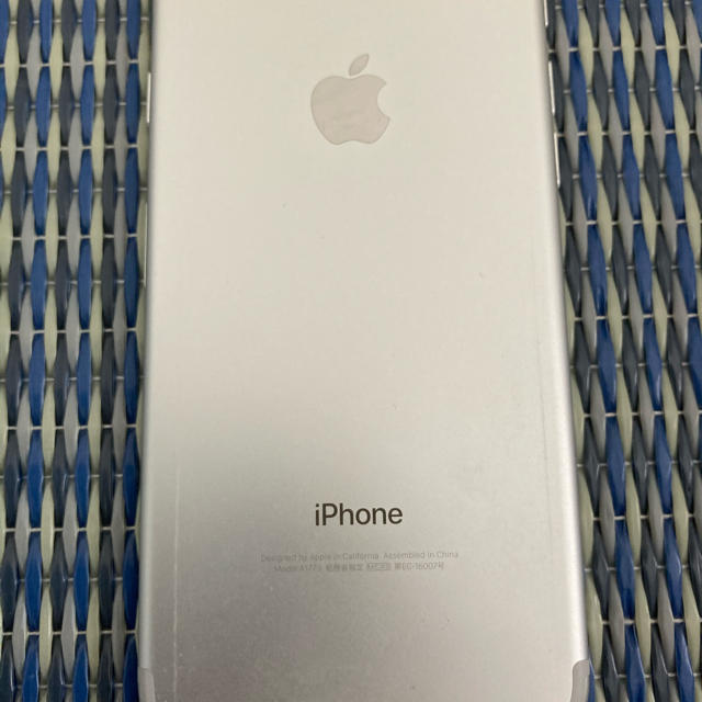 iphone7 SILVER 128G 画面割れ