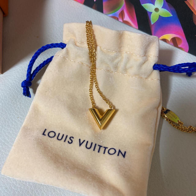 LOUIS VUITTON(ルイヴィトン)の【美品】☆★ルイヴィトン★☆  エセンシャルV ネックレス♡ レディースのアクセサリー(ネックレス)の商品写真