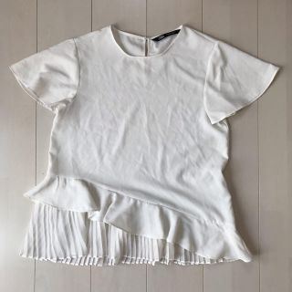 ザラ(ZARA)の☆ZARA☆裾フリルカットソー(カットソー(半袖/袖なし))