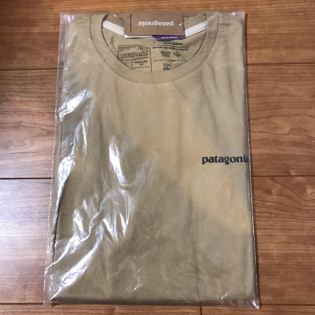 patagonia(パタゴニア)のLサイズ【新品】patagonia メンズ・P-6ロゴ・オーガニック・Tシャツ メンズのトップス(Tシャツ/カットソー(七分/長袖))の商品写真