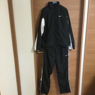 ナイキ(NIKE)のナイキのジャージ　上下　Mサイズ　黒　(ジャージ)