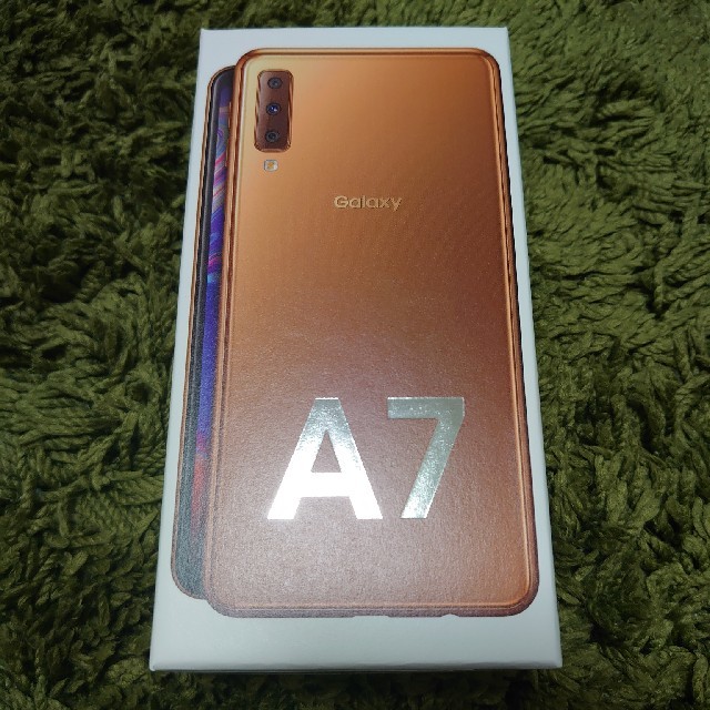 Galaxy A7　ゴールド