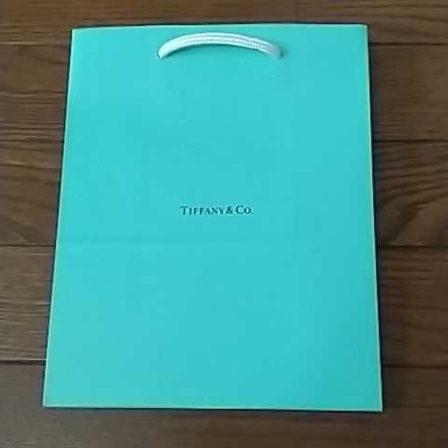 Tiffany & Co.(ティファニー)のティファニー TIFFANY  紙袋 レディースのバッグ(ショップ袋)の商品写真