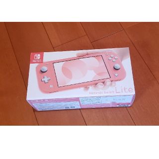 ニンテンドースイッチ(Nintendo Switch)の新品 任天堂 Switch Lite 本体 コーラル スイッチライト(家庭用ゲーム機本体)