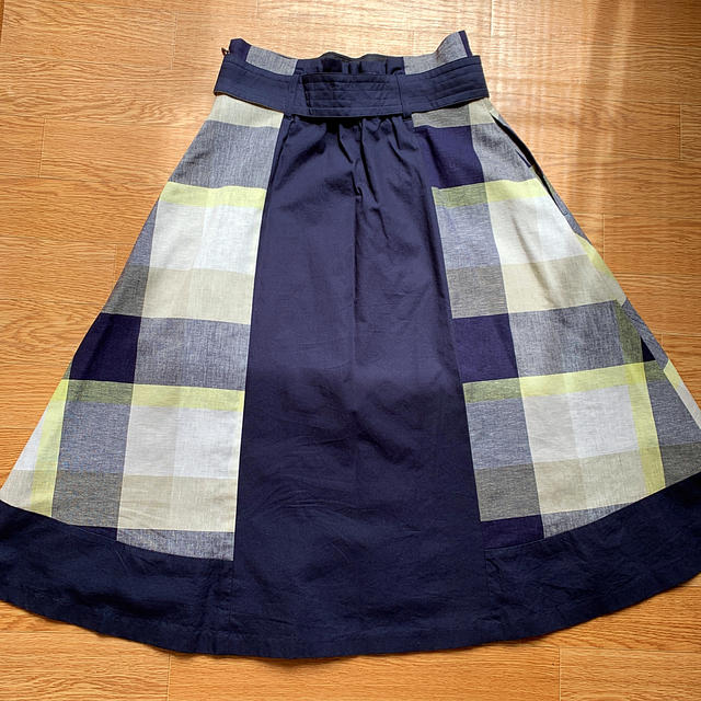 BURBERRY BLUE LABEL(バーバリーブルーレーベル)のお値下げ☆ブルーレーベルクレストブリッジ　ベルト付スカート レディースのスカート(ひざ丈スカート)の商品写真