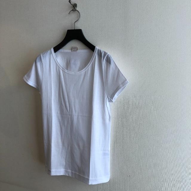 新品 GICIPI ジチピ　イタリア製 クルーネック　T SHIRT  レディースのトップス(Tシャツ(半袖/袖なし))の商品写真