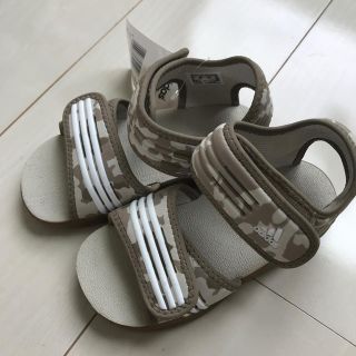 アディダス(adidas)のアディダス　サンダル　キッズ16cm(サンダル)