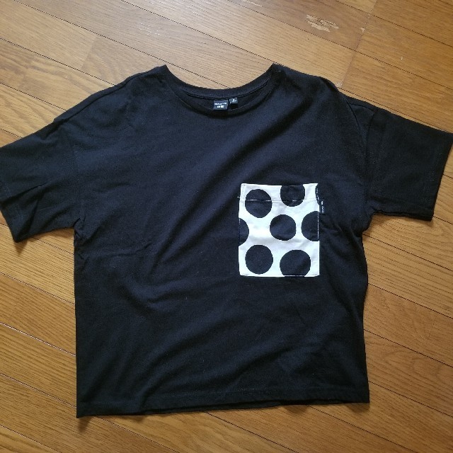 UNIQLO(ユニクロ)の未使用Marimekko×ユニクロ　黒Tシャツ　Mサイズ レディースのトップス(Tシャツ(半袖/袖なし))の商品写真