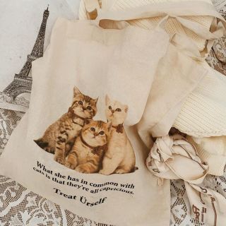 ロキエ(Lochie)のtreat urself cat tote(トートバッグ)