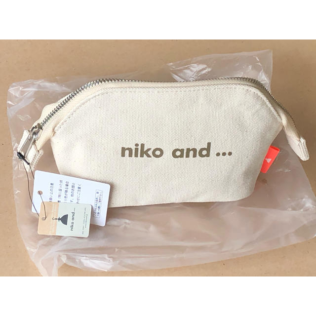 niko and...(ニコアンド)のニコロゴ ポーチ ★ 白 ★ニコアンド niko and… レディースのファッション小物(ポーチ)の商品写真