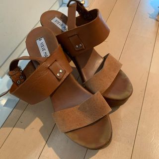 スティーブマデン(Steve Madden)のSTEVE MADDEN 厚底　サンダル(サンダル)