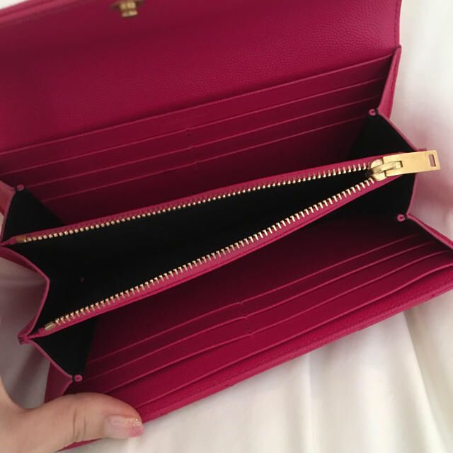 Saint Laurent(サンローラン)のサンローラン　濃いピンク　美品　長財布 レディースのファッション小物(財布)の商品写真