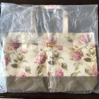 ローラアシュレイ(LAURA ASHLEY)の新品未開封　LAURA ASHLEY 花柄トートバッグ(トートバッグ)