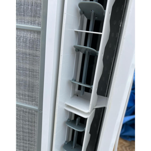 KOIZUMI(コイズミ)の1シーズンのみ使用 2018年製 窓用 エアコン ウインド ウインドウ ウィンド スマホ/家電/カメラの冷暖房/空調(エアコン)の商品写真