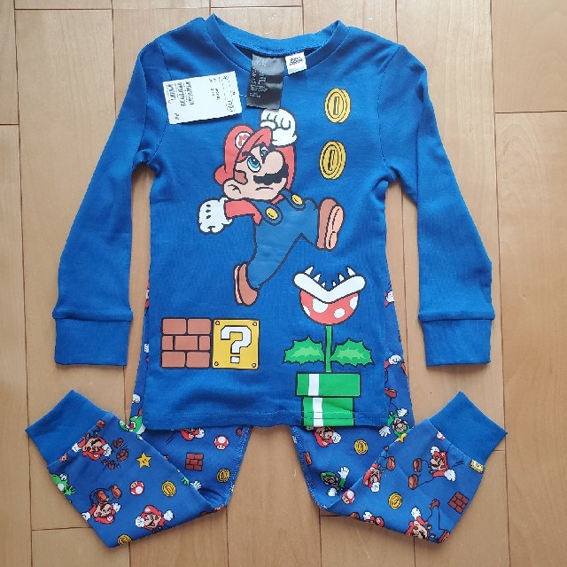 H&M(エイチアンドエム)の【新品】スーパーマリオ　長袖パジャマ キッズ/ベビー/マタニティのキッズ服男の子用(90cm~)(パジャマ)の商品写真