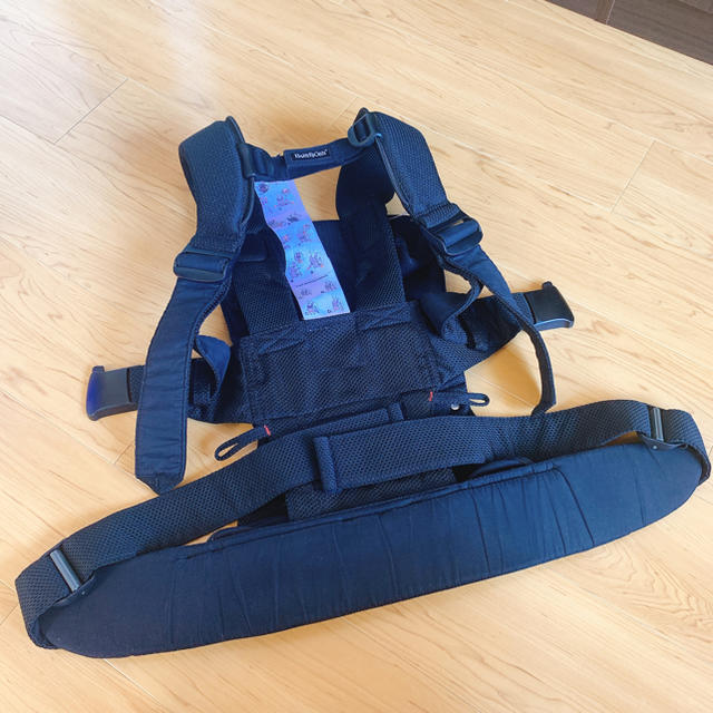 BABYBJORN(ベビービョルン)のBABYBjORN BABY CARRIER ONE+ｴｱｰ キッズ/ベビー/マタニティの外出/移動用品(抱っこひも/おんぶひも)の商品写真