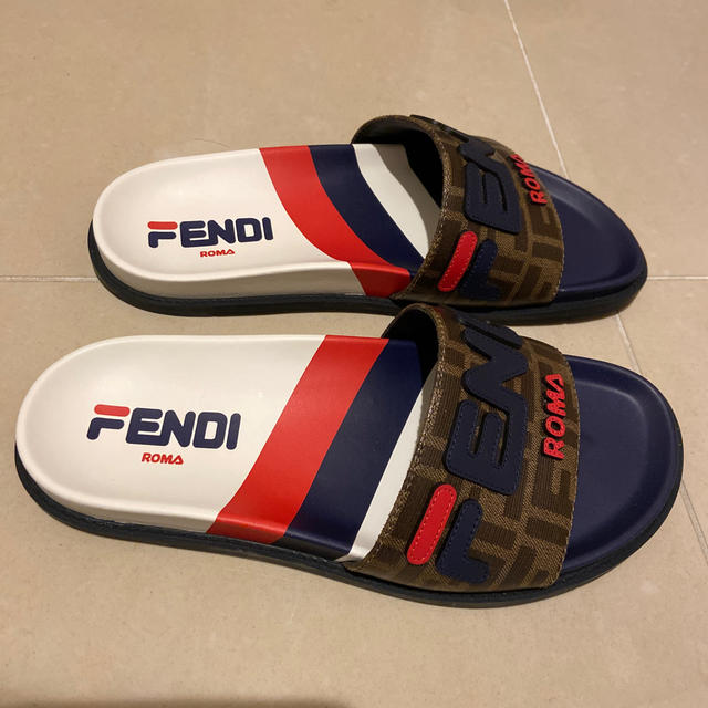 新しい到着 FENDI - ほぼ新品！サンダル☆ ズッカ柄 レア FILA