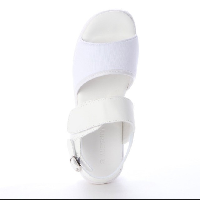 サンダル 白 ナースサンダル ベルト調整可能 レディースの靴/シューズ(サンダル)の商品写真