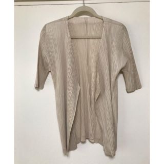 プリーツプリーズイッセイミヤケ(PLEATS PLEASE ISSEY MIYAKE)のプリーツプリーズの5部袖カーディガン(カーディガン)